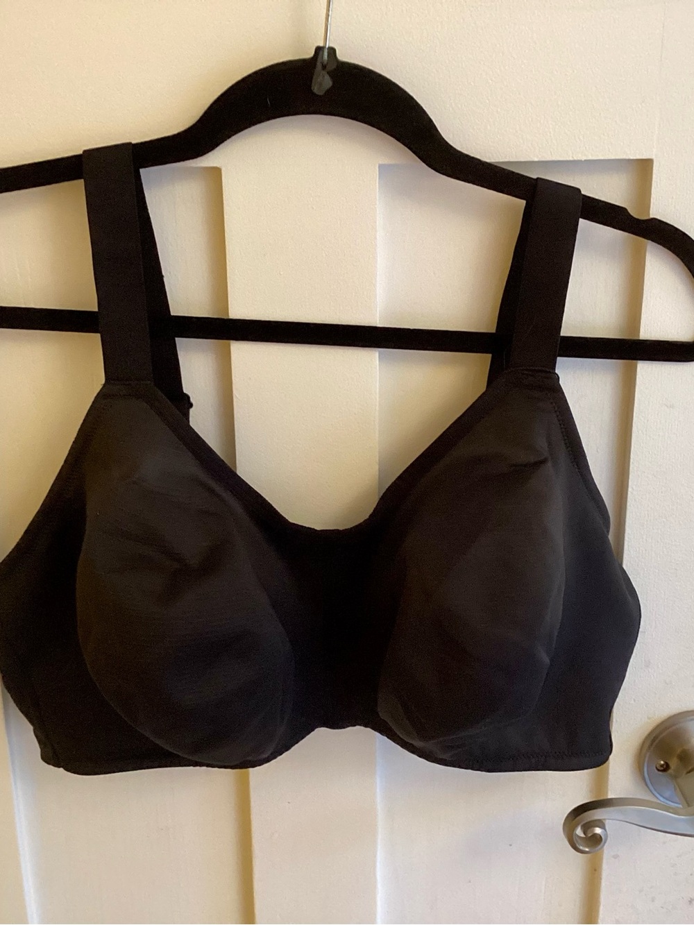 Everyday Comfort Black Wireless Bra - Supportive Wide-Strap Design